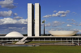 Parlamentares condenam atribuição do atraso de obras dos aeroportos aos engenheiros