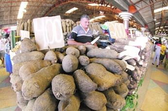 Chuvas provocam queda nos preços de alguns alimentos