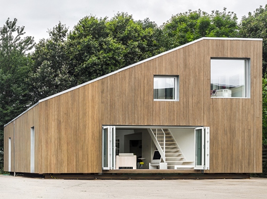 Casa Pré-fabricada Sustentável Construída com Contentores