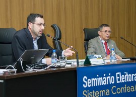 O conselheiro federal e coordenador da CEF, João Francisco dos Anjos (à dir.), e o advogado e assistente da CEF, João de Carvalho