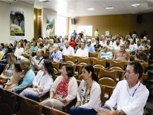 Servidores são surpreendidos  com fechamento de unidades