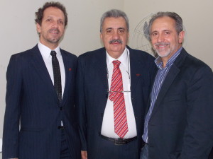 O presidente da Fisenge,Clóvis Nascimento com Valter Fanini (esquerda) e Eduardo Piazera (direita)