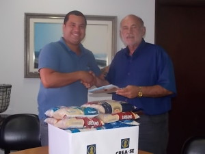 Supervisor de Comunicação do GACC, Fred Gomes e o presidente do Crea-SE, Arício Resende