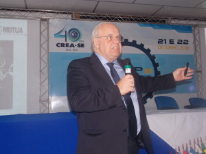 presidente da Mútua, engenheiro civil Paulo Roberto de Queiroz Guimarães