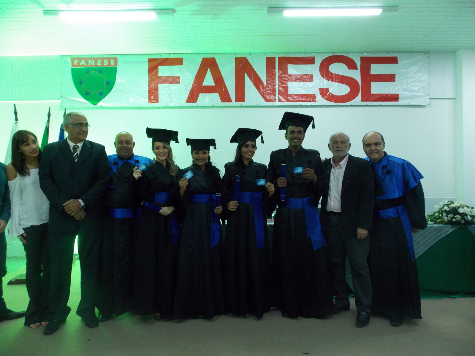 Presidente do Crea-SE  entrega carteiras profissionais para formandos do curso de Engenharia de Produção da FANESE
