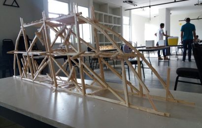 Concurso de Pontes de Palitos de Picolé testa criatividade dos estudantes