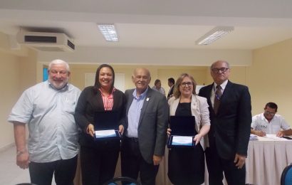 Coordenadores nacionais da Câmara Especializada de Engenharia Civil são homenageados pelo Crea-SE