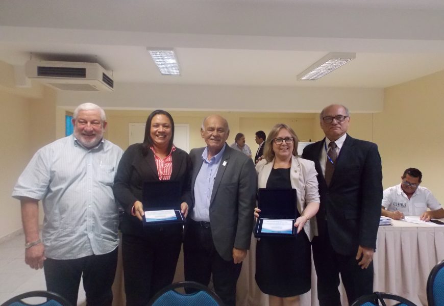 Coordenadores nacionais da Câmara Especializada de Engenharia Civil são homenageados pelo Crea-SE