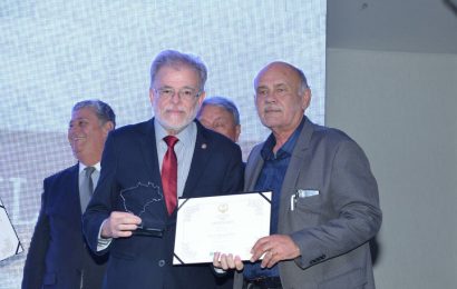 Presidente Aríco Resende é homenageado pelo IBEC com  o Troféu ‘Brasilidade’