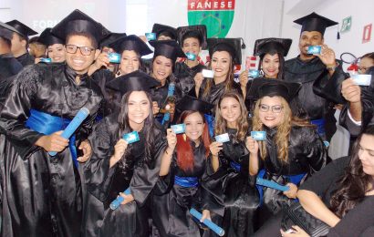 Crea-SE parabeniza formandos do curso de Engenharia de Produção e faz entrega de  Carteiras de Autorização para Registro Profissional