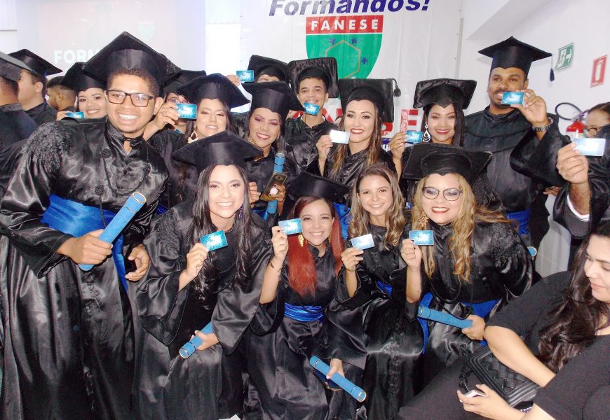 Crea-SE parabeniza formandos do curso de Engenharia de Produção e faz entrega de  Carteiras de Autorização para Registro Profissional