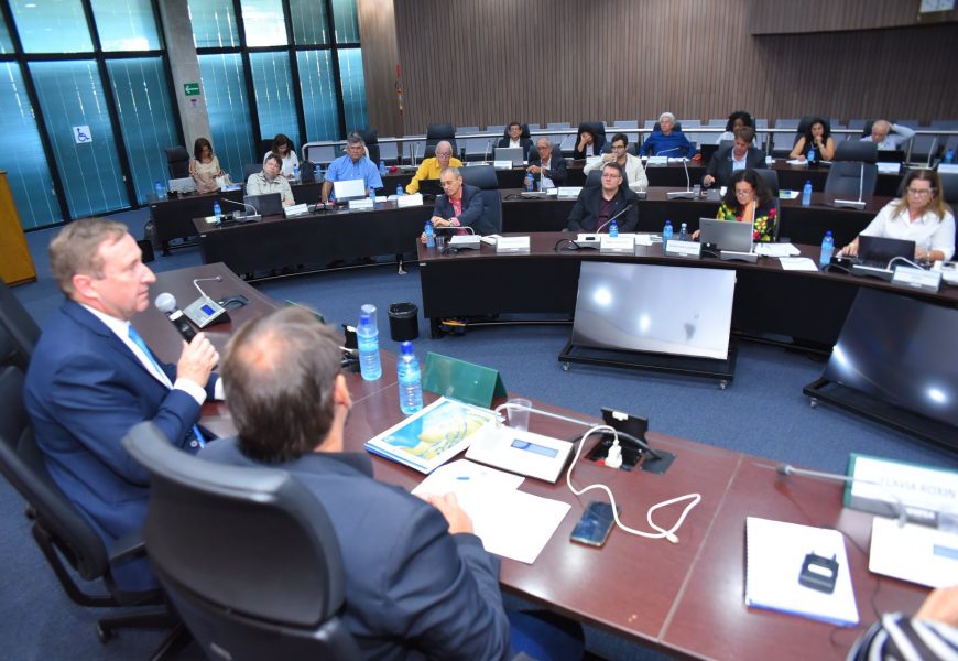 Comissão de Ética do Crea-SE participa de debate sobre Resolução 1.090 Comissão de Ética do Crea-SE participa de debate sobre Resolução 1.090