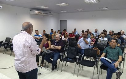 Crea-SE orienta engenheiros da Deso sobre uso do  Livro de Ordem na rotina das atividades