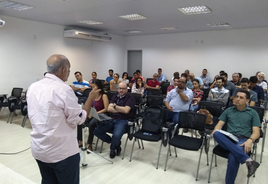 Crea-SE orienta engenheiros da Deso sobre uso do  Livro de Ordem na rotina das atividades