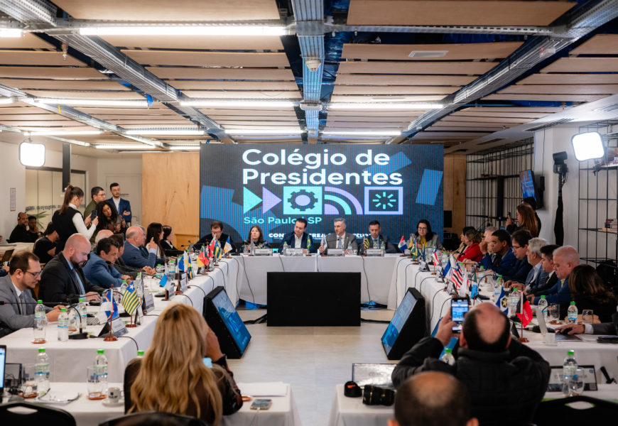 Crea-SE destaca fortalecimento da engenharia em interlocução estratégica com Gilberto Kassab durante o Colégio de Presidentes, em São Paulo
