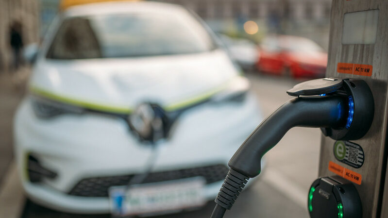 Crea-SE reforça necessidade de engenheiros eletricistas para instalação de carregadores de veículos elétricos